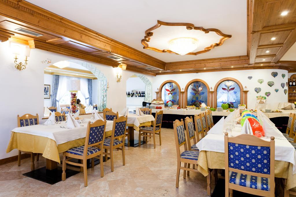 Hotel Vienna San Martino Di Castrozza Exteriér fotografie