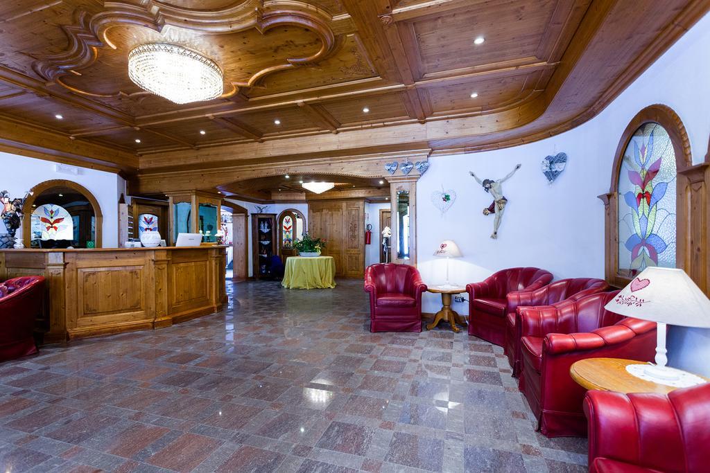 Hotel Vienna San Martino Di Castrozza Exteriér fotografie